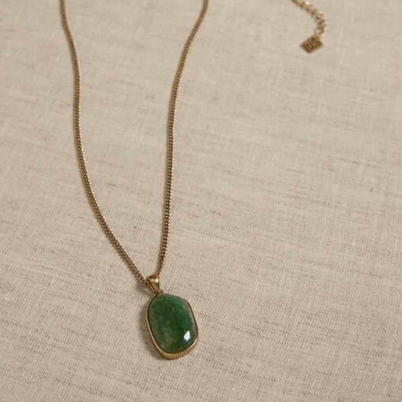 BANANA REPUBLIC Green Stone + Brass Pendant Necklace - Picture 6 of 6